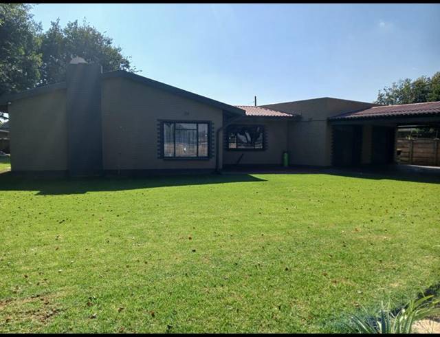 3 BEDROOM HOUSE FOR SALE IN THREE RIVERS